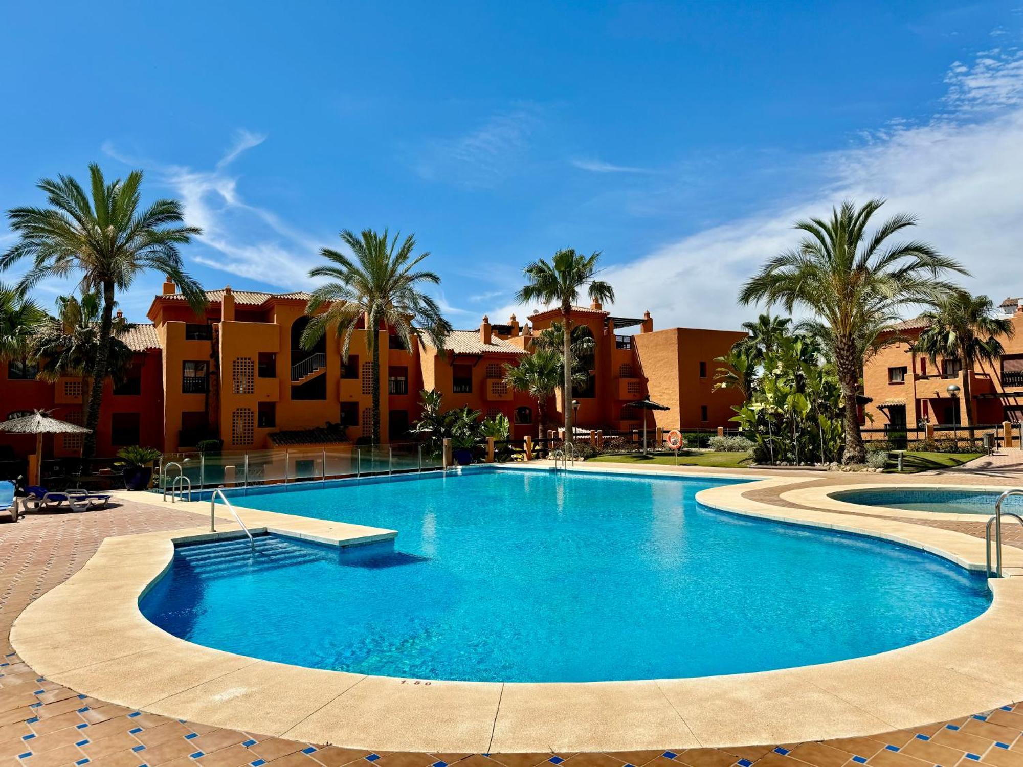 Piso De Lujo Totalmente Equipado A Estrenar Para 6 Estepona Exterior foto